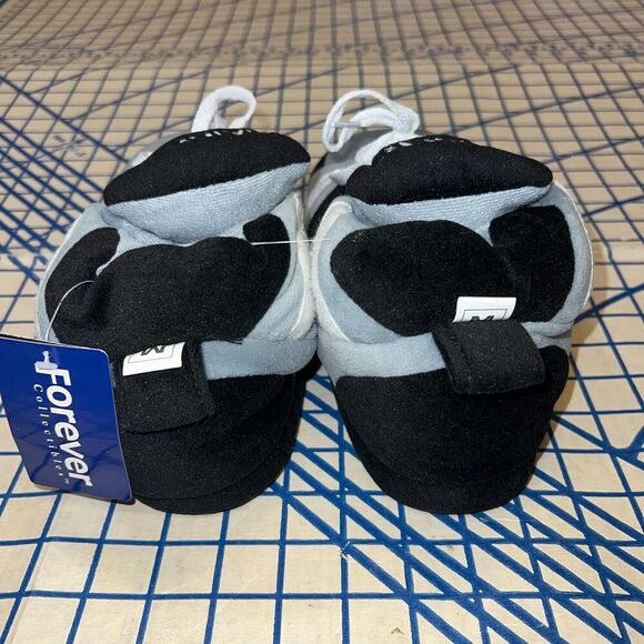 Comfy Feet Las Vegas Raiders Sneaker Slippers NWT Black Sliver Size Medium - Picture 7 of 9